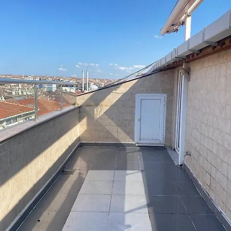 Хостел In Bahcelievler Стамбул